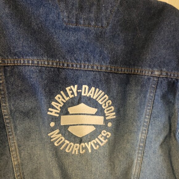 Harley Davidson Women's Cropped Ombré Jean Jacket Size S - Picture 6 of 9